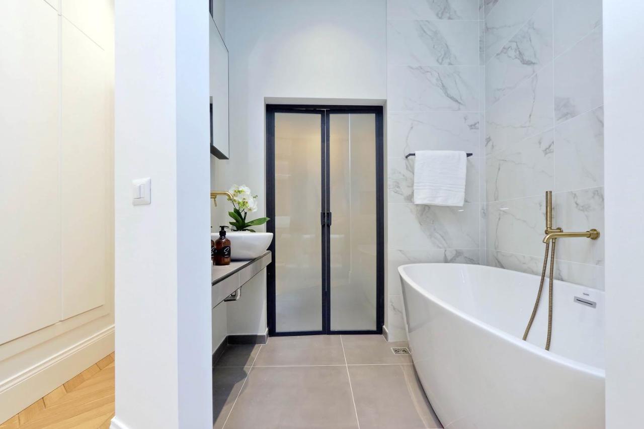 Eve Guest House At Trevi Fountain روما المظهر الخارجي الصورة