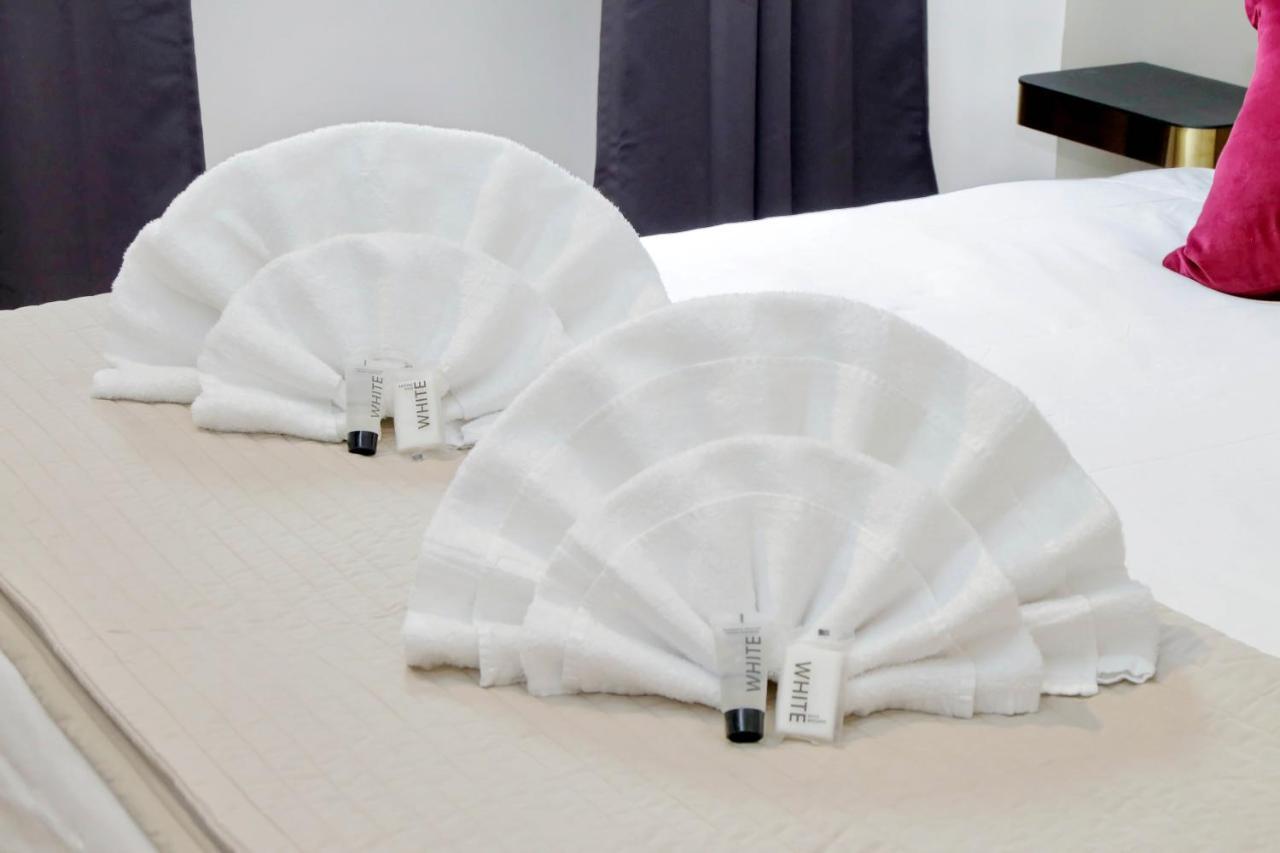 Eve Guest House At Trevi Fountain روما المظهر الخارجي الصورة